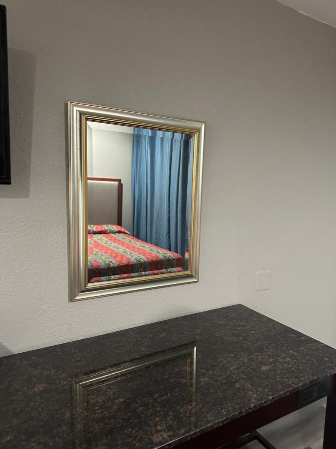 Royal Motel Tracy Bagian luar foto