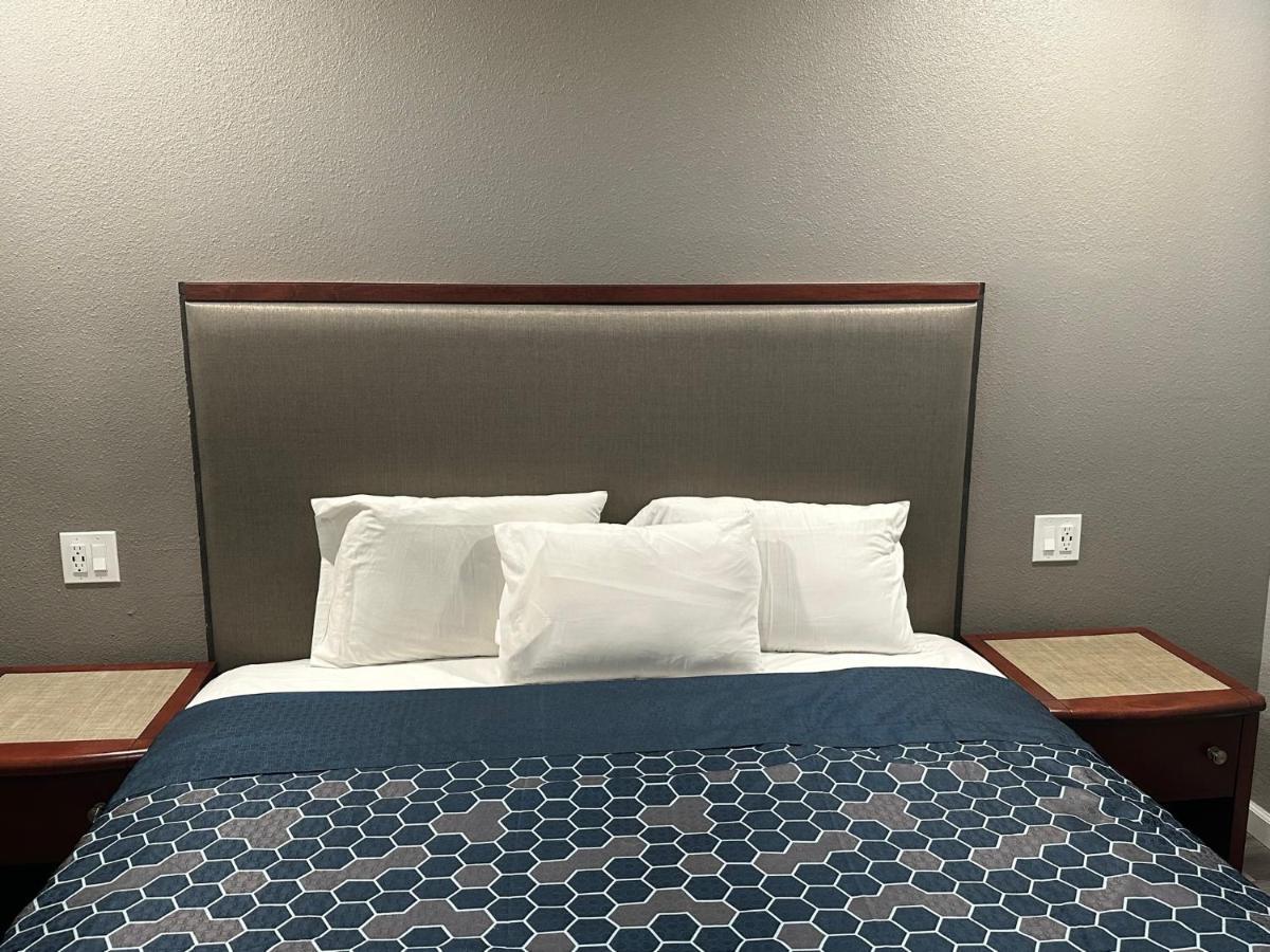 Royal Motel Tracy Bagian luar foto